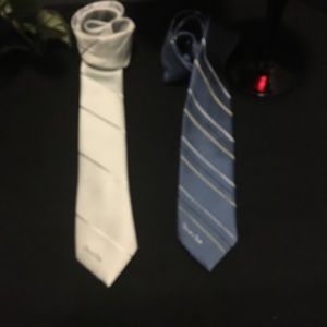 Oscar de la Renta ties